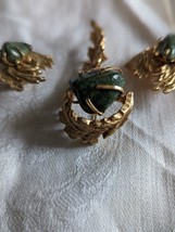 vintage goldtone Leaf circle brooch &amp; clip earrings demi set green  stones BSK - £38.10 GBP