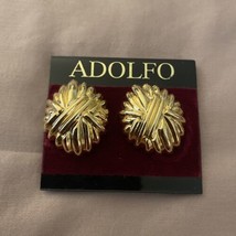 Adolfo Clip Earrings Round Gold 1” Diameter - £3.41 GBP