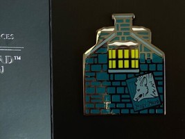 Harry Potter Wizarding World Loot Crate Box Enamel Pin Hog&#39;s Head Tavern Magical - £11.00 GBP