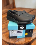 Savvy Dana Slip Resistant Nursing Clogs Womens 6.5M New Black Pebble - $29.70