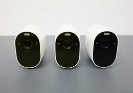 Arlo Essential VMC2330 Spotlight Indoor/Outdoor Wireless Camera 3-Pack image 2