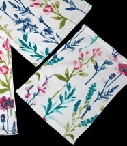 2 PERI Climbing Botanical Teal Pink Aqua Green Flowers Velour Fingertip Towels - £15.97 GBP