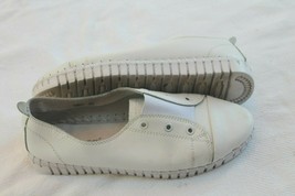 BM Bernie Mev White leather Flats athletic Shoes Slip on Size Eur 39 US 9 - £19.72 GBP