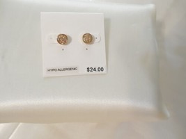 Department Store 1/4&quot; Gold Tone Glitter Stud Earrings Y487 - £7.57 GBP