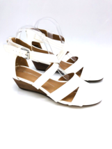 REPORT Footwear Magnus Wedge Sandals- White, US 7.5M - £18.89 GBP