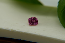  Vivid Pink Sapphire,handcrafted cut Premium handcrafted oval cut Madagascar - £321.42 GBP