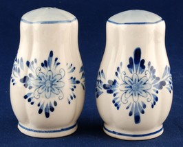 Blue &amp; White Salt &amp; Pepper Shakers Delft Style Hand Painted Holland - £7.85 GBP