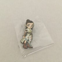 2022 Star Wars Celebration Rey 1.5&#39;&#39; Enamel Pin - $26.96