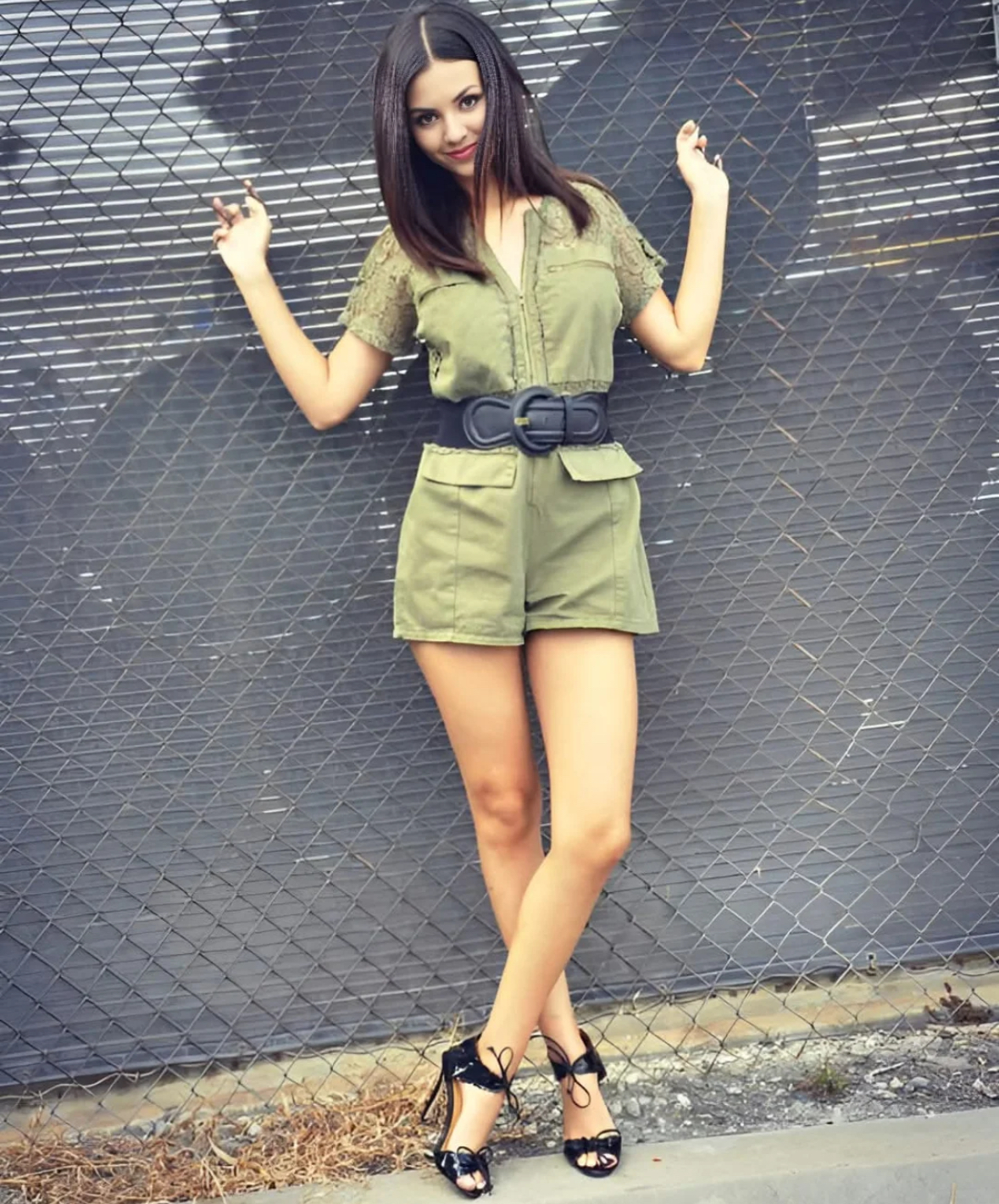 VICTORIA JUSTICE 4x6 PHOTO - $2.55