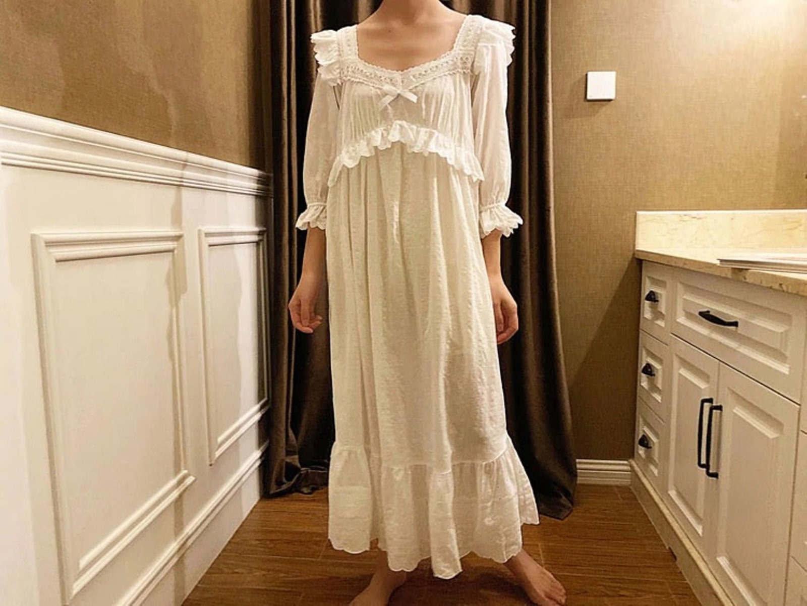 White Vintage Victorian Cotton Nightgown, Chemise Edwardian Plus Size Vintage Go