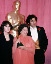  Isabelle Adjani Elliott Gould by Oscar Academy Award Statue 16x20 Canva... - $69.99