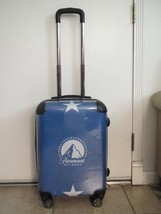 Paramount Pictures Logo Hardside Spinner Carry-On Luggage 22&quot; Expendable - €385,22 EUR