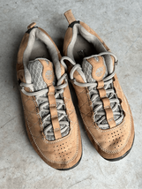 Timberland hiking shoes brown size 6.5 - $34.65