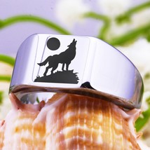 Men&#39;s 12mm Silver Tungsten Ring with Engraved Howling Wolves on the Mountain Wed - £31.68 GBP