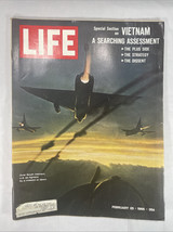 Life Magazine Vintage  Feb 25 1966 Special Edition Vietnam - $241.58 MXN