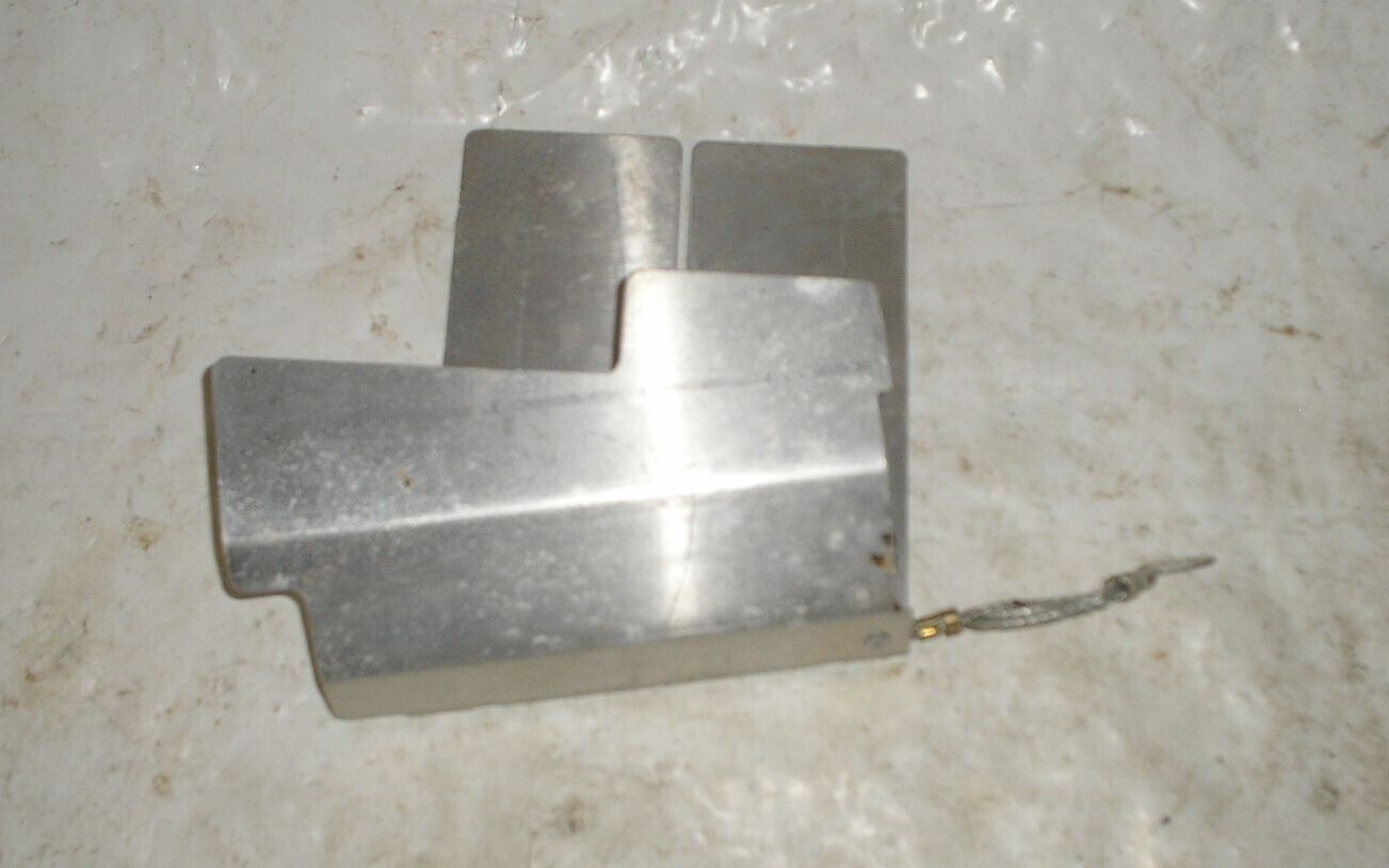 2000 Mazda B4000 Extended Cab V6 4X4 AT ECU Bracket Mount - $4.88