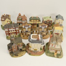 12 Liberty Falls Village International Resourcing Services Figurines  QCJ8N - £28.36 GBP