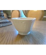 LENOX CANTERBURY SQUARE BOWL 4-1/4" EMBOSSED SIDES SOLID IVORY COLORED USA - €3,38 EUR LENOX CANTERBURY SQUARE BOWL 4-1/4" EMBOSSED SIDES SOLID IVORY COLORED USA - €3,38 EUR