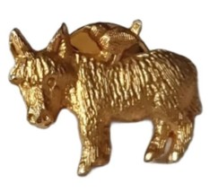 Donkey  Pin Badge - $79.38 MXN