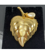 Vintage 1960s AVON Goldtone Faux Pearl On Leaf Creme Perfume Brooch (No Perfume) - $29.37 CAD