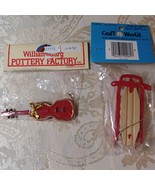 2 Vintage Christmas Ornaments Crafting Minatures Sled and Violin - €5,11 EUR