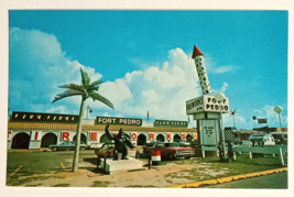 South of the Border Fort Pedro Fireworks Gorilla Cars Carolina SC Postcard 1970s - £3.97 GBP