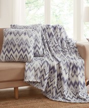 Infinity Home 3-Pieces Decorative Pillows and Throw set Size 50 X 60 Color Blue - $44.54