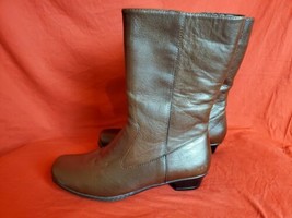 B.O.C BORN CONCEPT Women 8.5 Brown Leather 1 inch Heel Western Zipper Boots  - £67.83 GBP