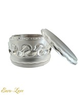 LALIQUE SIGNED FROSTED CRYSTAL CANARDS DUCKS SWANS VANITY DRESSER BOX WI... - $517.77 CAD