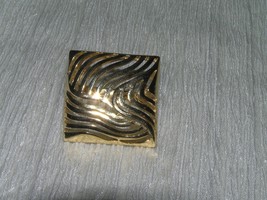 Vintage Cut Out Swirls in Square Goldtone Scarf Clip – 1 inch in diameter – - £7.57 GBP