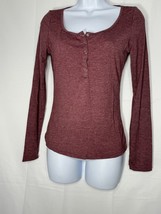 SHEIN Essnce Press Button Half Placket Form Fitted Tee Shirt, Maroon-Sz Small(4) - £6.02 GBP