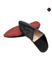 BLACK MOROCCAN LEATHER slippers - $1,781.97 MXN