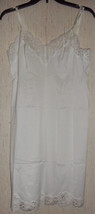 EXCELLENT WOMENS VINTAGE Vanity Fair IVORY FULL SLIP  SIZE 36 S - £21.87 GBP