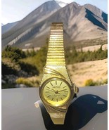 Nice Ladies Dainty Vintage NETEC Gold tone Wristwatch New Battery! - €18,27 EUR