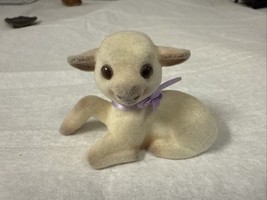 Hallmark Easter Merry Miniature Flocked Lamb with Purple Bow 1984 - $108.49 MXN