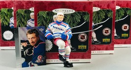 Hallmark Keepsake WAYNE GRETZKY Hockey Greats Ornament 1997 - With Trading Card - £5.50 GBP