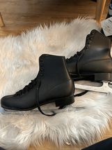 Aerflyte Ice Skates Black Lace Up Metal Blade Mens 11 - $35.64