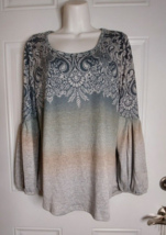 World Unity Long Sleeve Fade Out Scoop Neck Knit Top Blouse Size Medium - £11.08 GBP