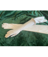 Vintage 1960's Luxurious off-white Opera Gloves by Jean Atkins - $95.04