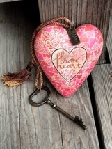 DEMDACO ~ Art Heart &quot;Brave Heart&quot; by Susan Black Ornament with Key ~ Friendship - £16.01 GBP