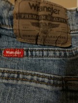 Wrangler Men&#39;s Premium Blue Denim Jeans Size 36/34  5 Pocket  - £11.61 GBP