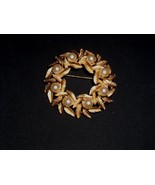 Avon Pearl Gold Wreath Brooch Costume Jewelry Vintage 1950&#39;s 1960&#39;s - $379.94 MXN