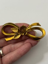 Vintage CORO PEGASUS Bow with Rose Ribbon Brooch 1940&#39;s Gold Tone - £11.01 GBP