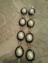 Vintage Golden Pair Of Blk Enamel Faux Mabe Pearl Bracelets + Drop Earrings - £86.01 GBP