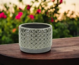 7&quot; Gray Geometric Ceramic Indoor Outdoor Round Pot Planter - $86.71 CAD