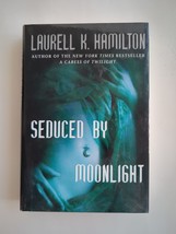 Laurell K. Hamilton Seduced By Moonlight Hardcover First Edition Dj 2004 - £15.14 GBP