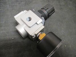 SMC AR20-N01G-Z Air Pressure Regulator with SMC Gauge 0-160 Psi - $25.60