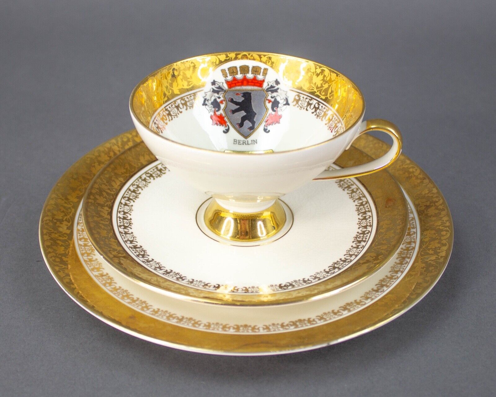 Primary image for Kunst Kronach Handgemalt Berlin Crest Gold Tea Cup Saucer Luncheon Plate Set