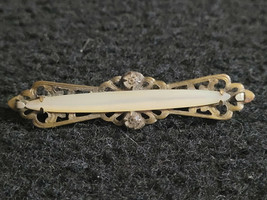 Vintage Ladies Lapel Pin Brooch Old Pretty Collectible Mother of Pearl - £34.78 GBP