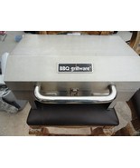 MINI BARBEQUE BBQ GRILL : GREAT FOR A QUICK MEAL , HOOKS RIGHT TO YOUR P... - $1,313.75 MXN